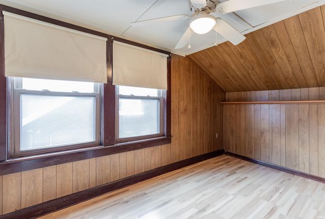 1417 Mesker Park Drive, Evansville, IN 47720