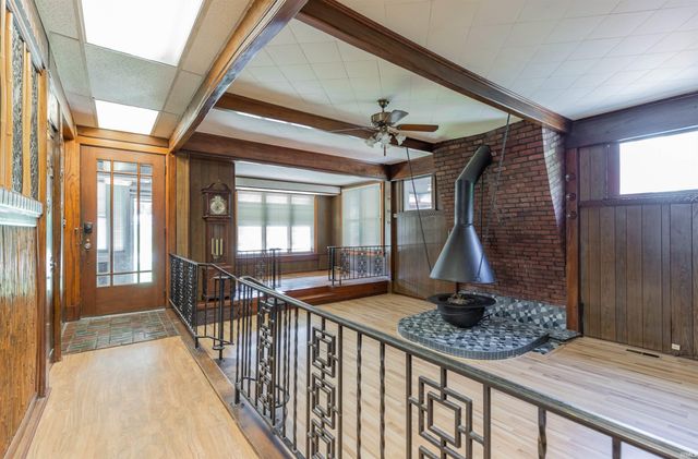 1417 Mesker Park Drive, Evansville, IN 47720