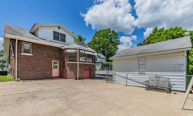 1417 Mesker Park Drive, Evansville, IN 47720