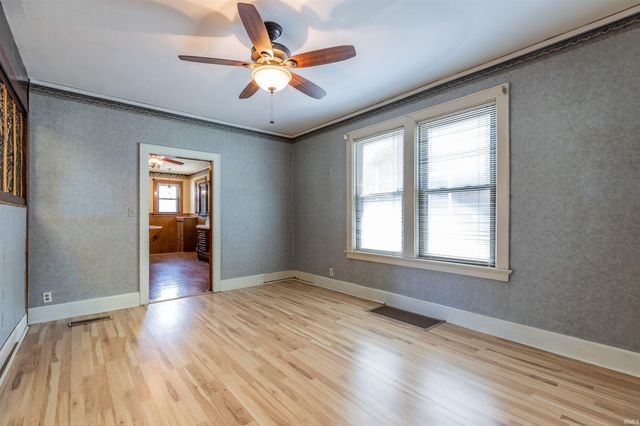 1417 Mesker Park Drive, Evansville, IN 47720