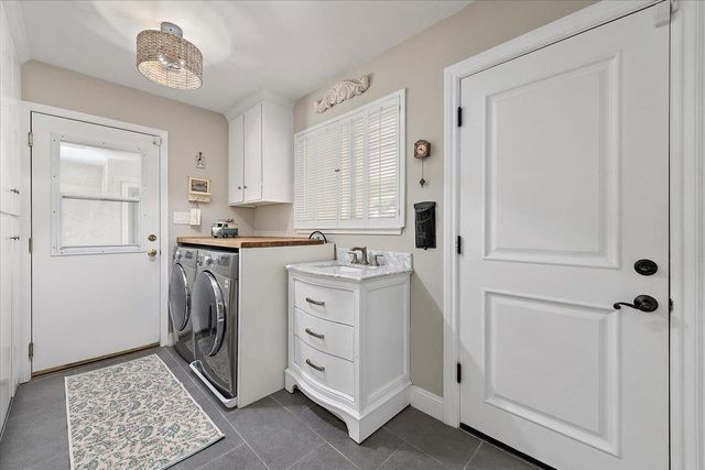 1722 Sweetbriar Drive, San Jose, CA 95125