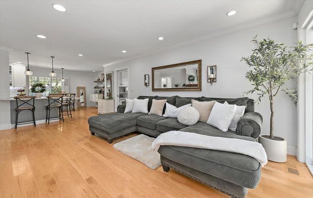 1722 Sweetbriar Drive, San Jose, CA 95125