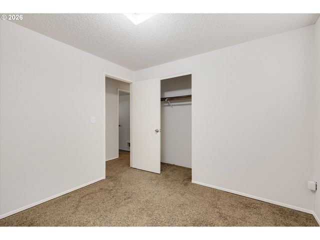 6701 Se 122ND Ave, Portland, OR 97236