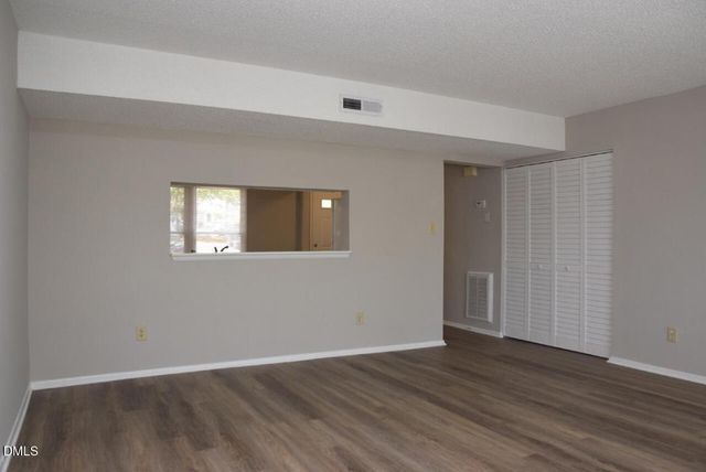 7712 Kingsberry Court, Raleigh, NC 27615