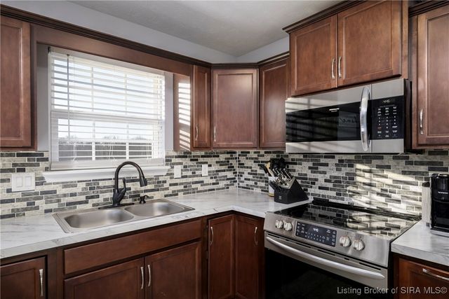 8031 Vista Place, Charlestown, IN 47111