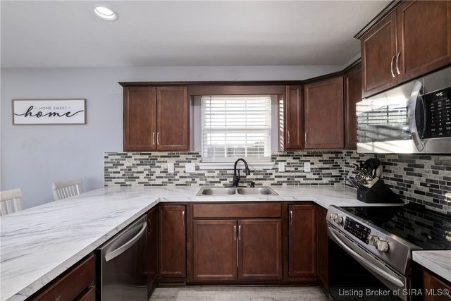 8031 Vista Place, Charlestown, IN 47111