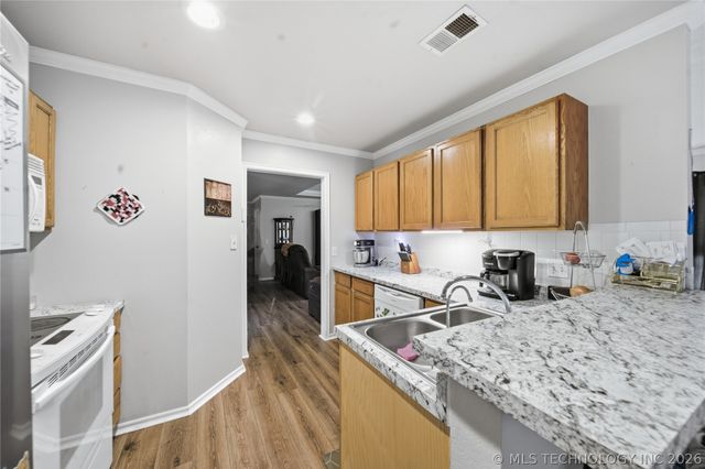 1117 S Marina Drive, Oologah, OK 74053