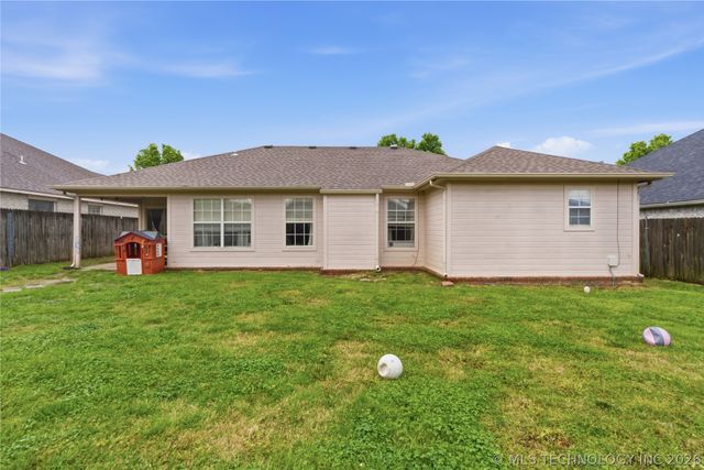 1117 S Marina Drive, Oologah, OK 74053