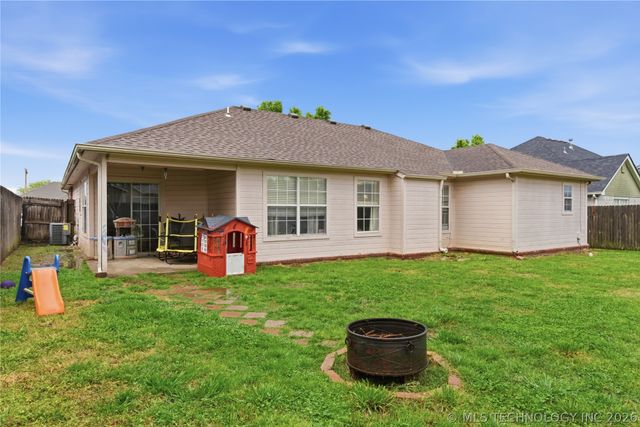 1117 S Marina Drive, Oologah, OK 74053