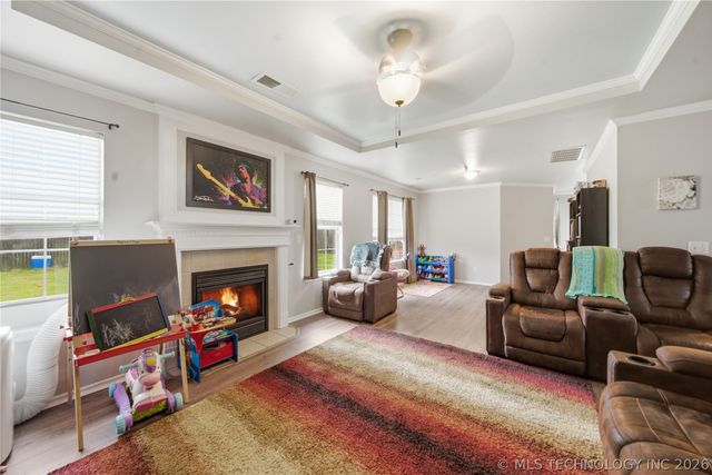 1117 S Marina Drive, Oologah, OK 74053