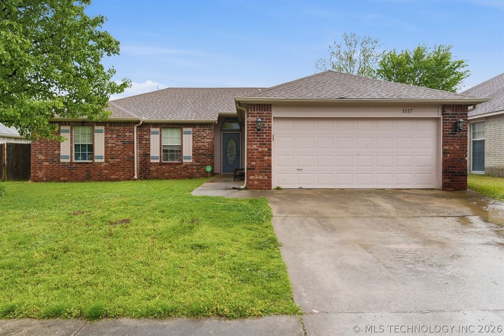 1117 S Marina Drive, Oologah, OK 74053