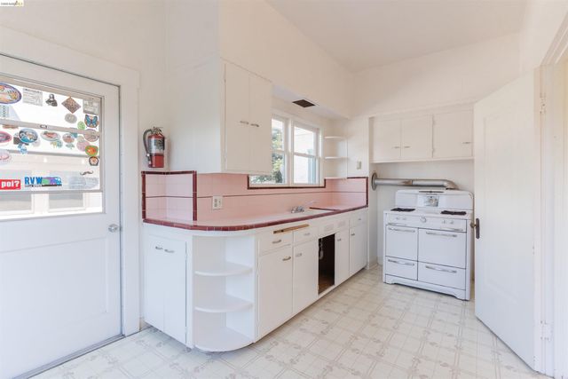 474 Jean, Oakland, CA 94610