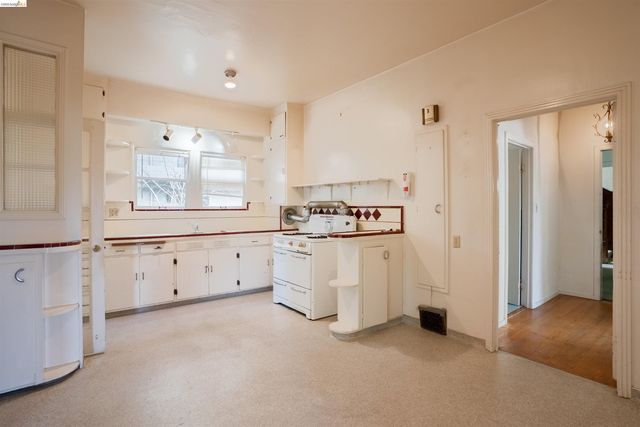 474 Jean, Oakland, CA 94610