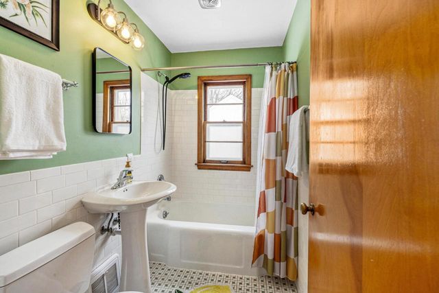 3128 N 82nd STREET, Milwaukee, WI 53222