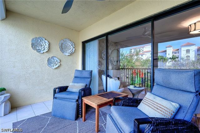 586 Beachwalk CIR O-205, Naples, FL 34108
