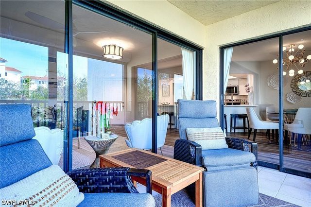 586 Beachwalk CIR O-205, Naples, FL 34108