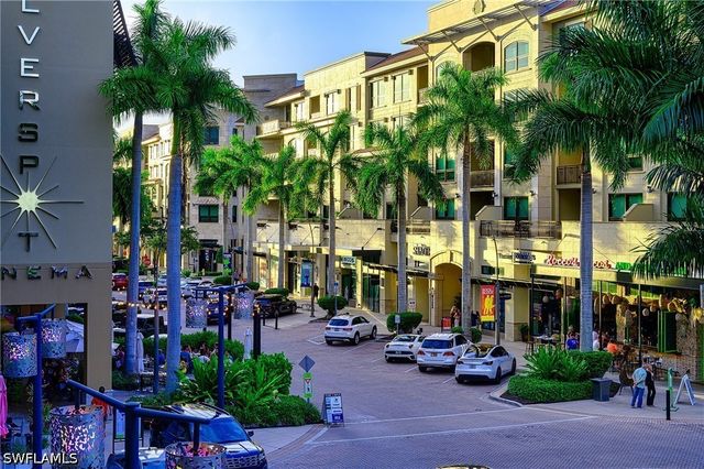 586 Beachwalk CIR O-205, Naples, FL 34108