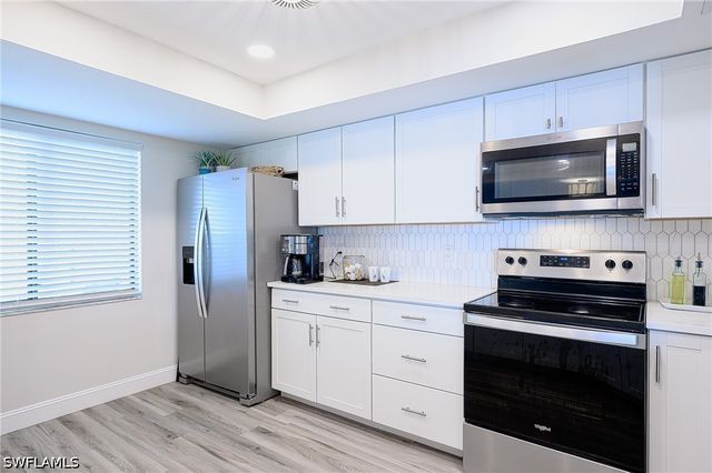 586 Beachwalk CIR O-205, Naples, FL 34108