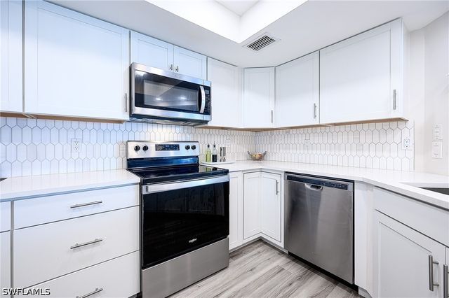586 Beachwalk CIR O-205, Naples, FL 34108