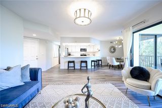586 Beachwalk CIR O-205, Naples, FL 34108