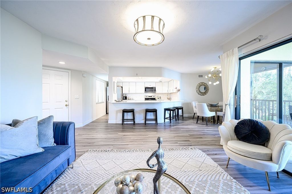 586 Beachwalk CIR O-205, Naples, FL 34108