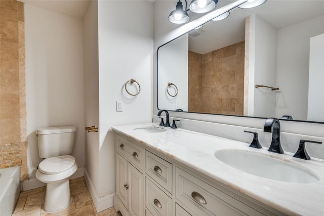 710 Egyptian Way, Grand Prairie, TX 75050