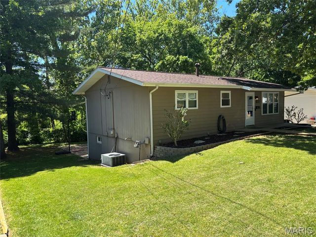 527 Cedar Lane, Festus, MO 63028