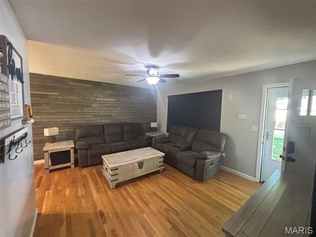 527 Cedar Lane, Festus, MO 63028