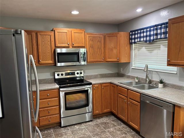 527 Cedar Lane, Festus, MO 63028
