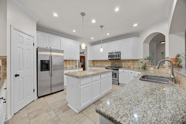 3304 Mulberry Creek DR, Austin, TX 78732