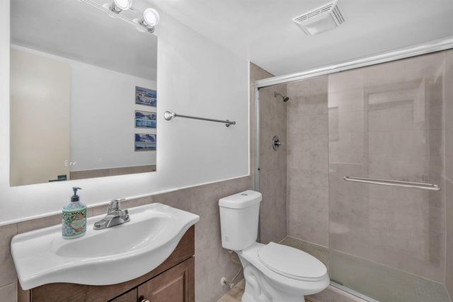 6921 Cypress Road Apt B19, Plantation, FL 33317