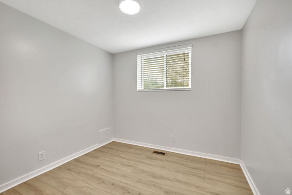 Image 7 of property listing at 2022 E 4500 S, Holladay, UT 84117