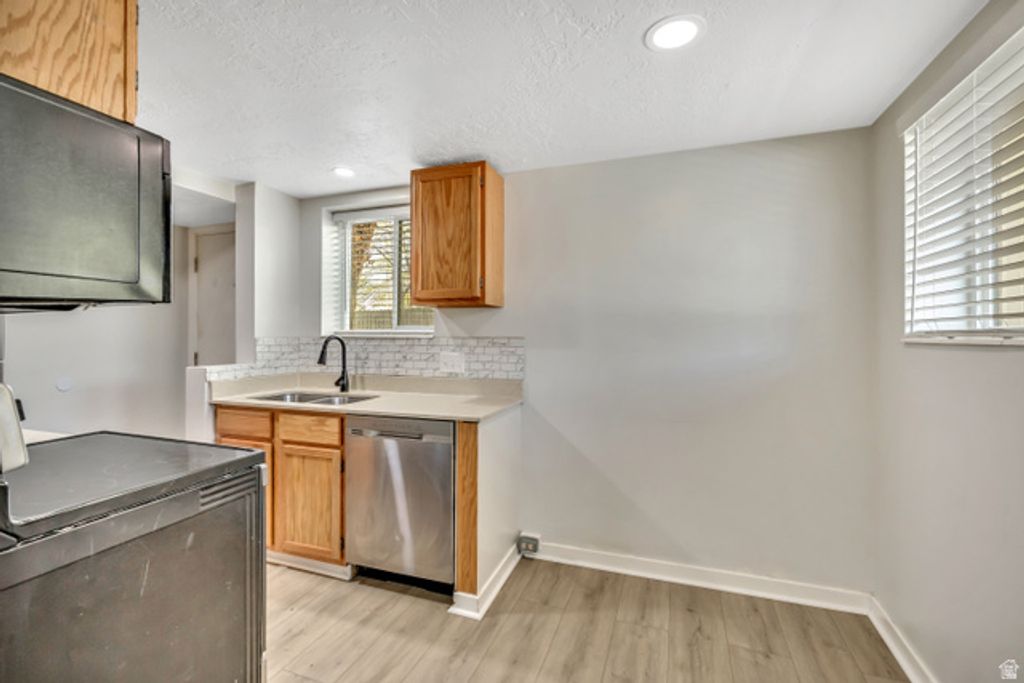Image 9 of property listing at 2022 E 4500 S, Holladay, UT 84117