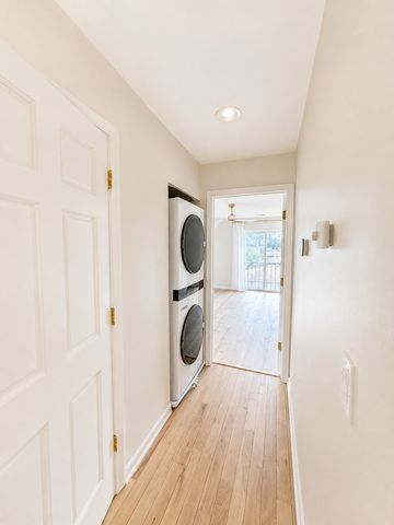 3914 N MOZART Street, Chicago, IL 60618