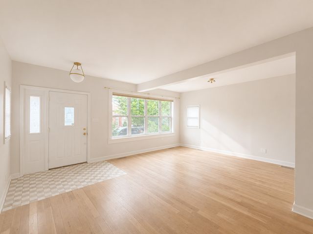 3914 N MOZART Street, Chicago, IL 60618