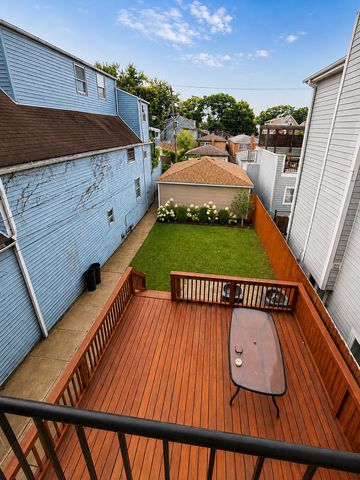 3914 N MOZART Street, Chicago, IL 60618