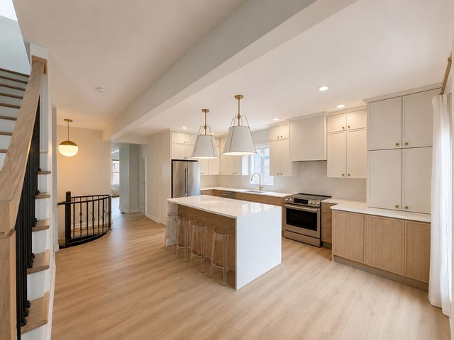 3914 N MOZART Street, Chicago, IL 60618