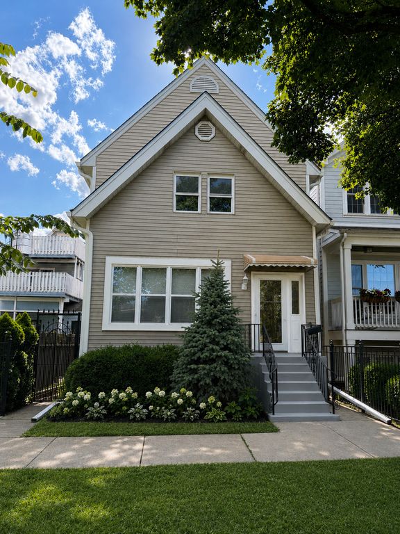 3914 N MOZART Street, Chicago, IL 60618
