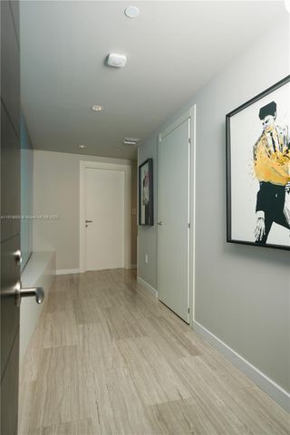 200 Biscayne Boulevard Way 3906, Miami, FL 33131