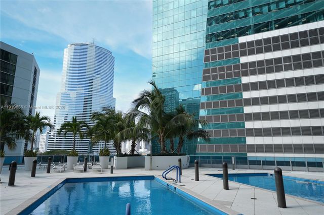 200 Biscayne Boulevard Way 3906, Miami, FL 33131