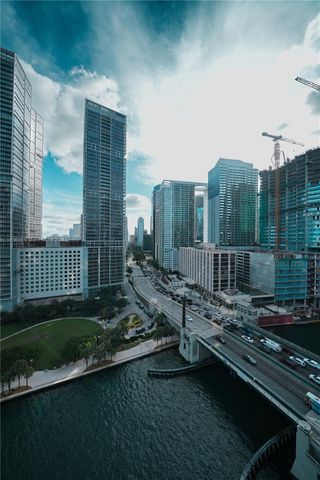200 Biscayne Boulevard Way 3906, Miami, FL 33131