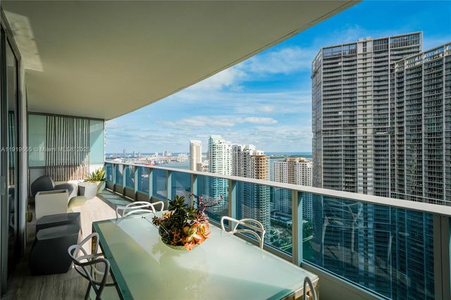 200 Biscayne Boulevard Way 3906, Miami, FL 33131