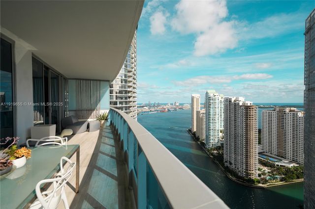 200 Biscayne Boulevard Way 3906, Miami, FL 33131