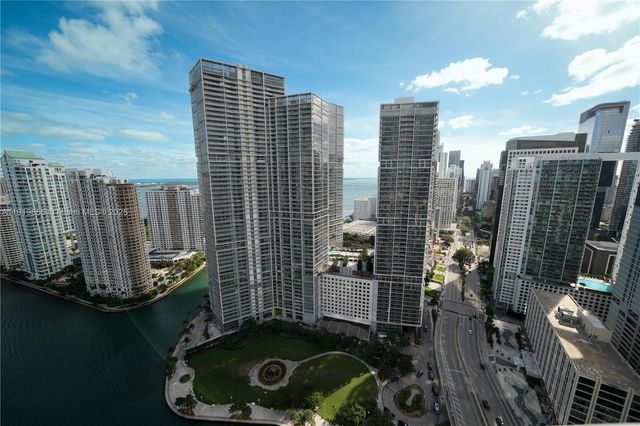 200 Biscayne Boulevard Way 3906, Miami, FL 33131