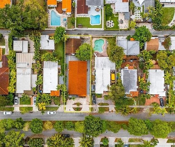 426 SW 26th Rd, Miami, FL 33129