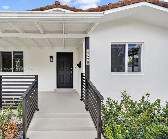 426 SW 26th Rd, Miami, FL 33129