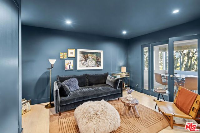 930 California Avenue 301, Santa Monica, CA 90403