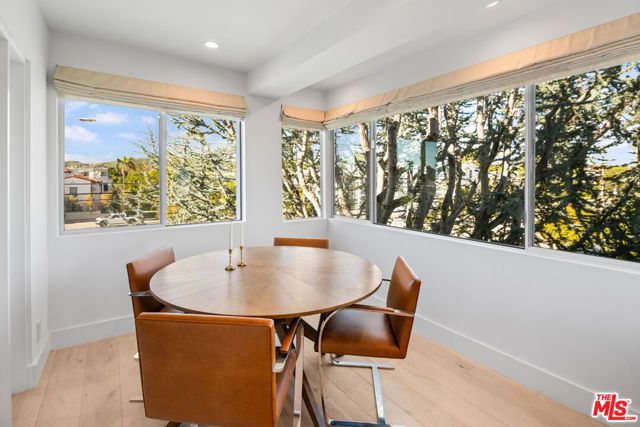 930 California Avenue 301, Santa Monica, CA 90403