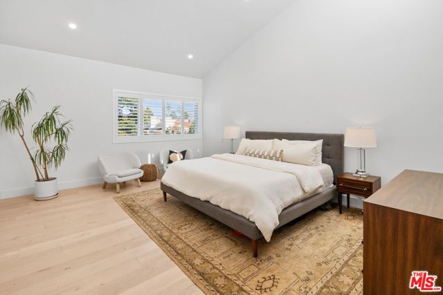 930 California Avenue 301, Santa Monica, CA 90403