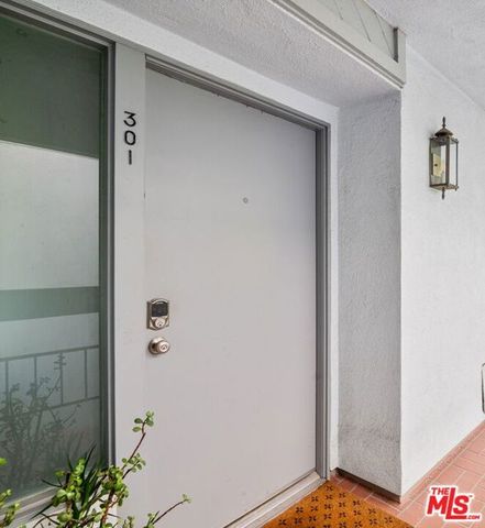 930 California Avenue 301, Santa Monica, CA 90403